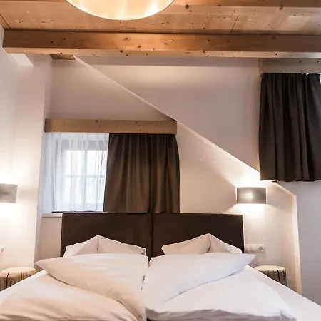 A Casa Smaragd Apartment *