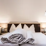 A Casa Smaragd Апартаменти *