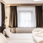 A Casa Smaragd Апартаменти